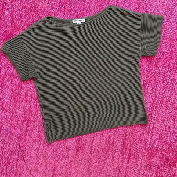 Tommy Bahama Textured Knit Short Sleeve Sweater Olive Green Size Medium - Picture 1 of 7